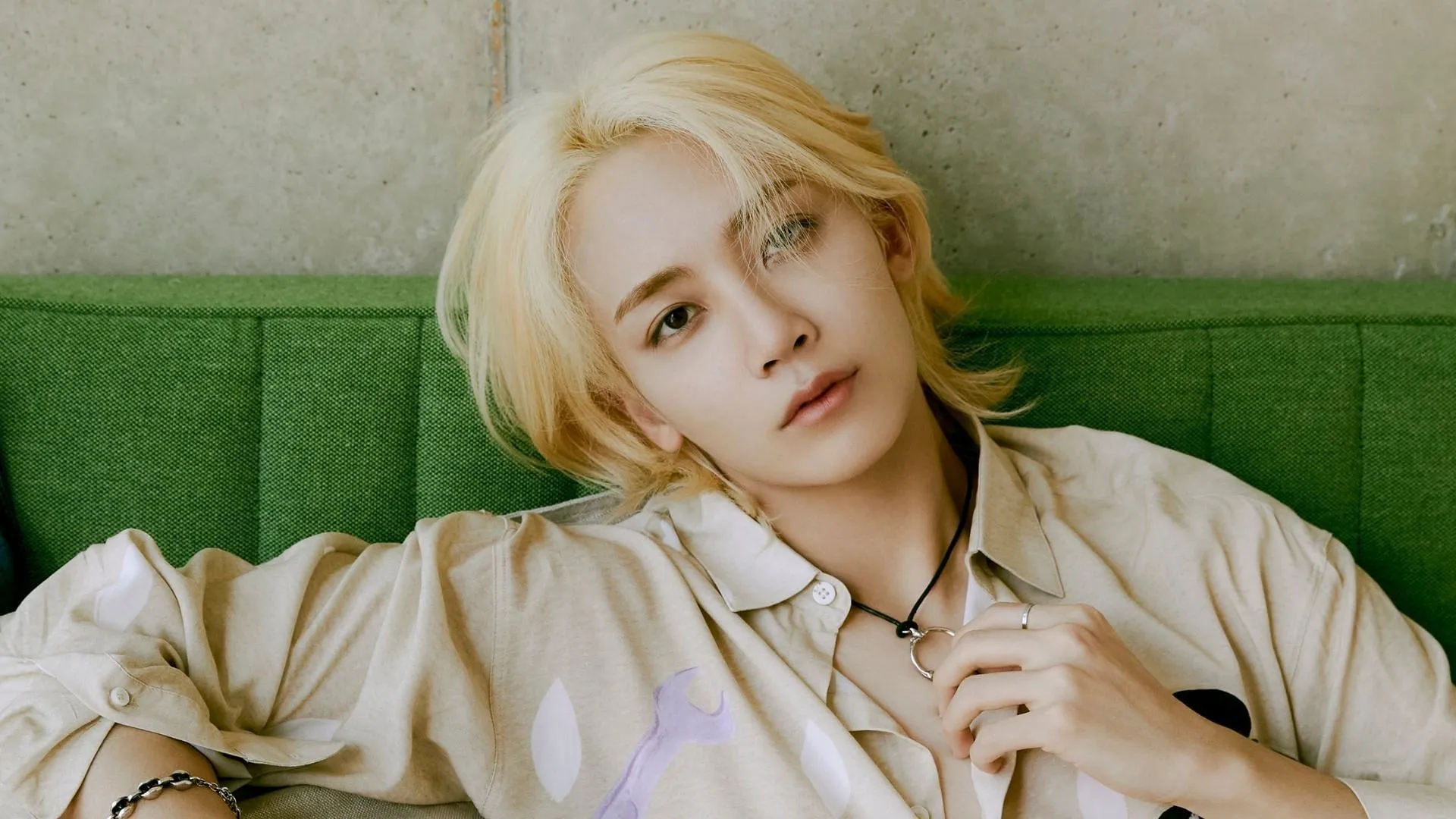 Fans Show Love as SEVENTEEN’s Jeonghan Enlists