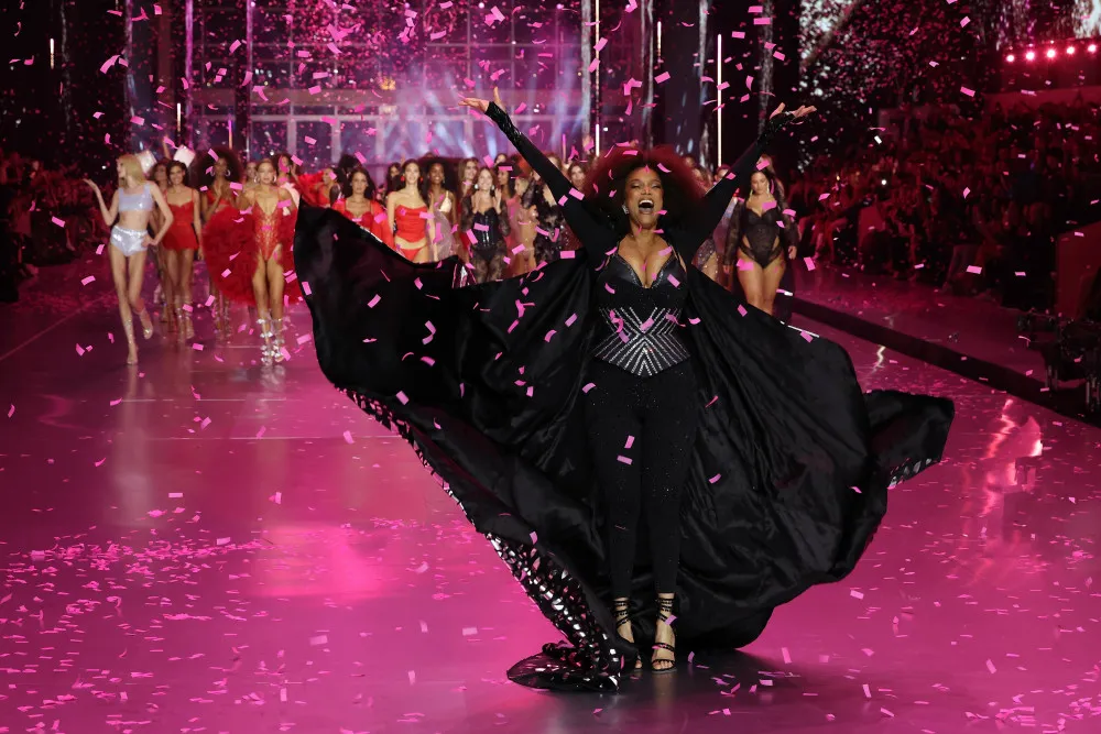 PKLive Reacts to Stunning Fashion at Victoria’s Secret 2024